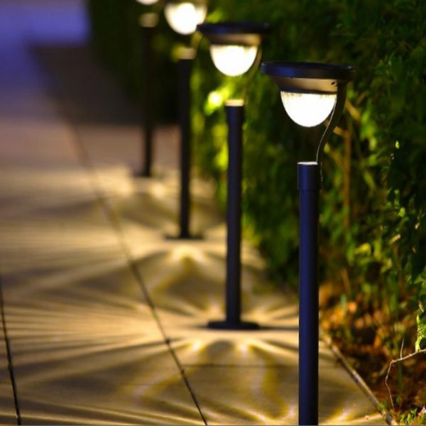 Solar pathway light